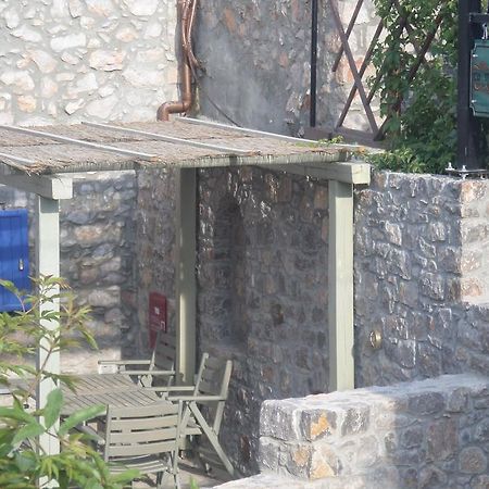 To Petradi Appartement Avgonima Buitenkant foto