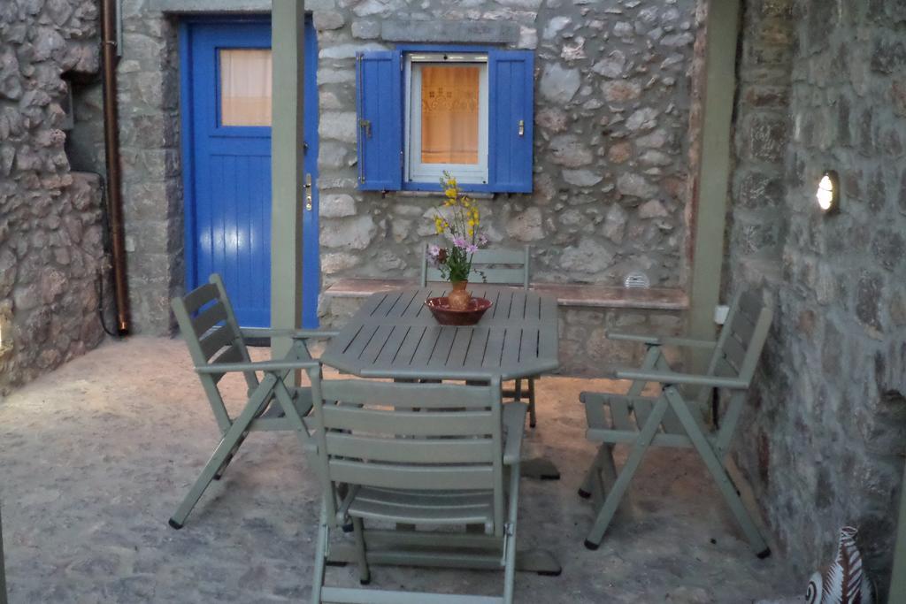 To Petradi Appartement Avgonima Buitenkant foto